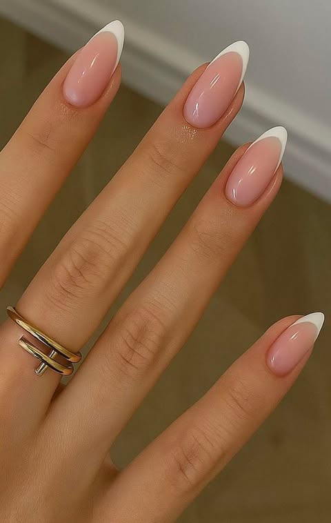 Get salon-perfect nails in minutes 💫 Our Press-On French Nails give you that timeless, clean, and classy look.