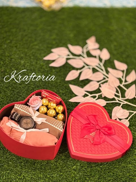 The "Eternal Love" Heart Hamper Box