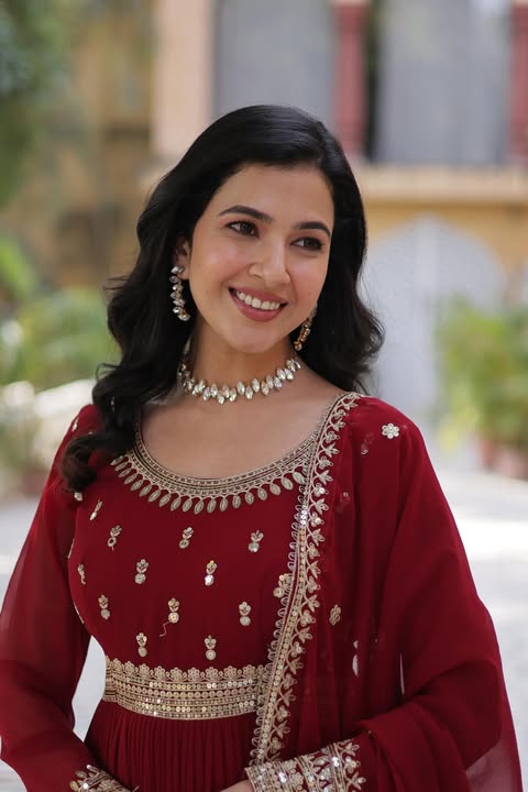 PREMIUM DESIGNER READYMADE GOWN COLLECTIONS.